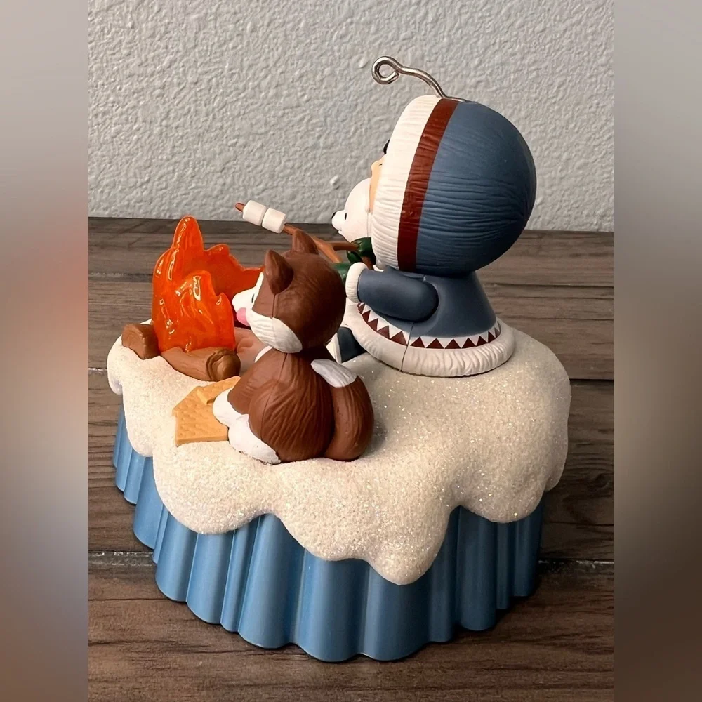 Hallmark Keepsake NEW 2011 “S’mores Treats”Christmas Ornament Frosty Friends